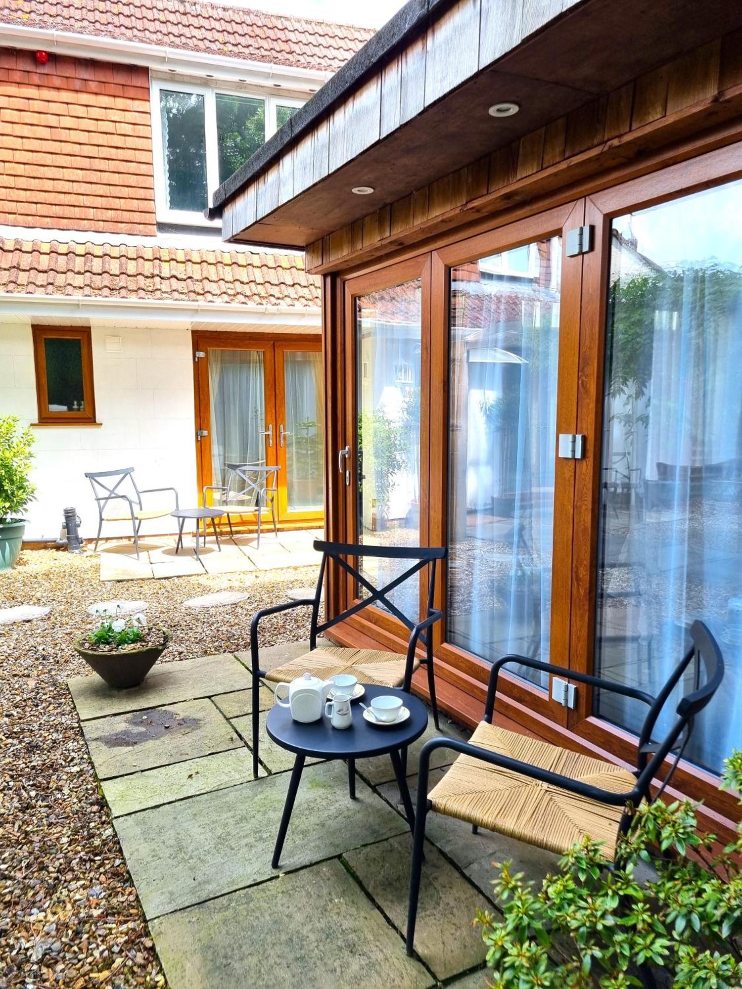 Oak Tree Rooms Ltd Brockenhurst Exterior foto